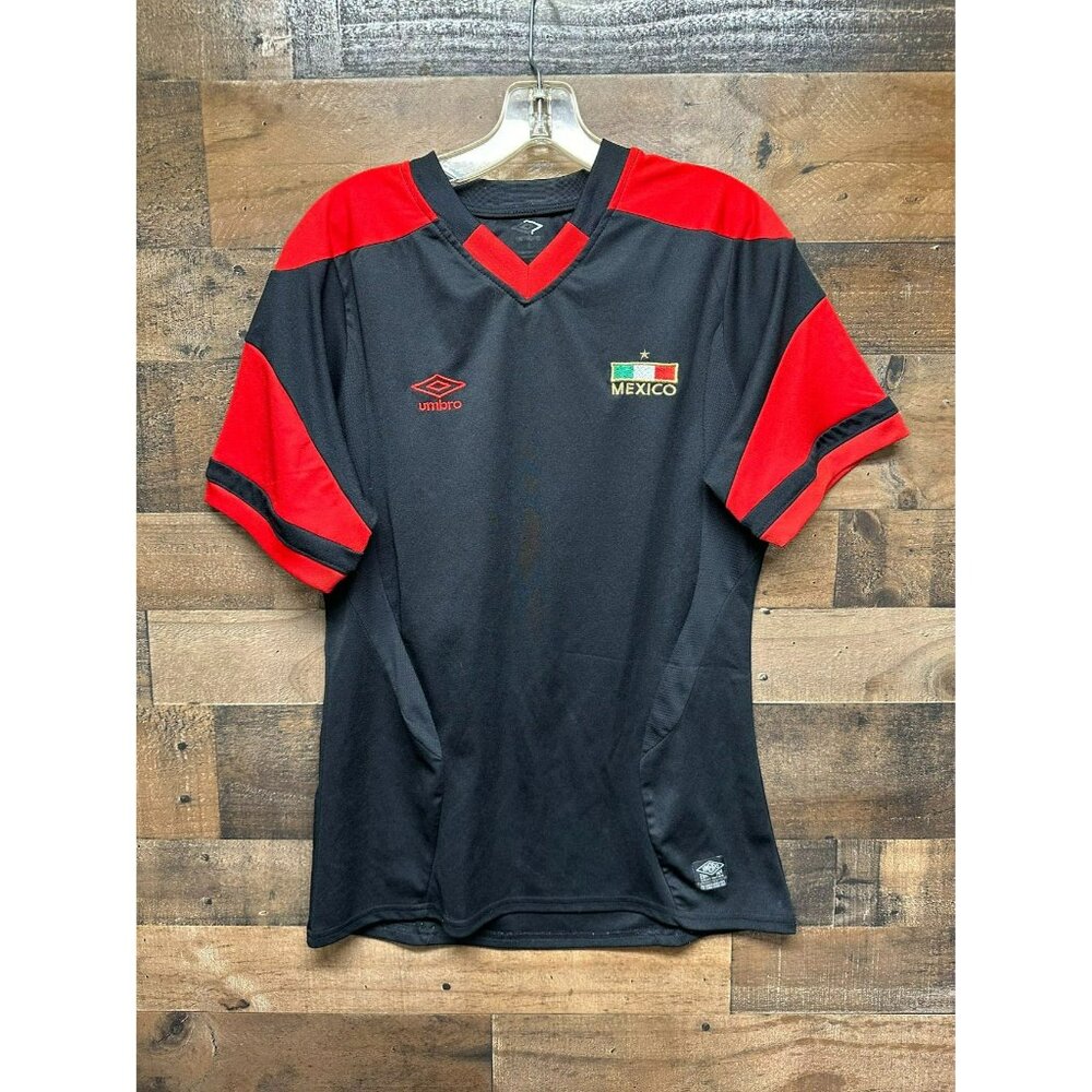 Umbro Men's Mexico V-Neck Shirt Size Small‎